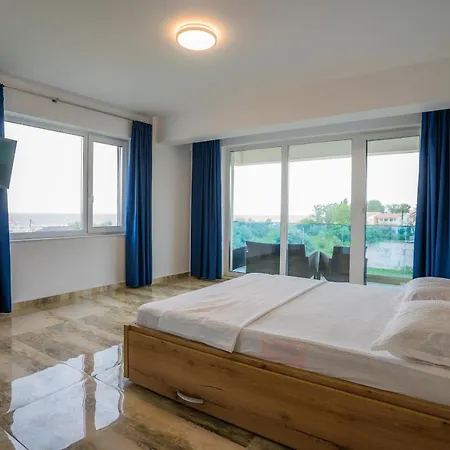 For Four * Năvodari