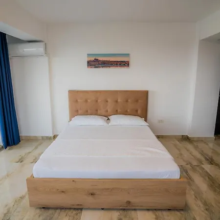 For Four Apartmán *