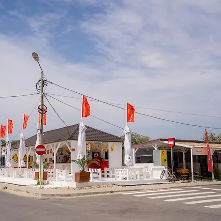 For Four Apartmán *